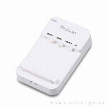 Universal Charger with USB Cable, Compliant with CE Standards and RoHS Directive